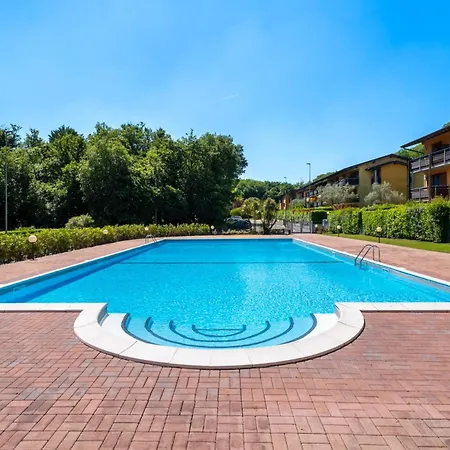Garda Tulipano Tranquillo Bilocale Con Piscina E Terrazza Appartement Desenzano del Garda