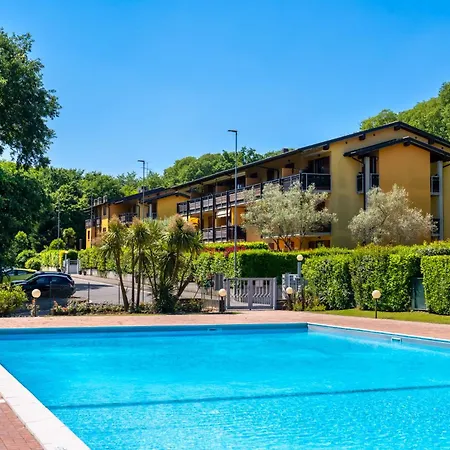 Garda Tulipano Tranquillo Bilocale Con Piscina E Terrazza Appartement Desenzano del Garda